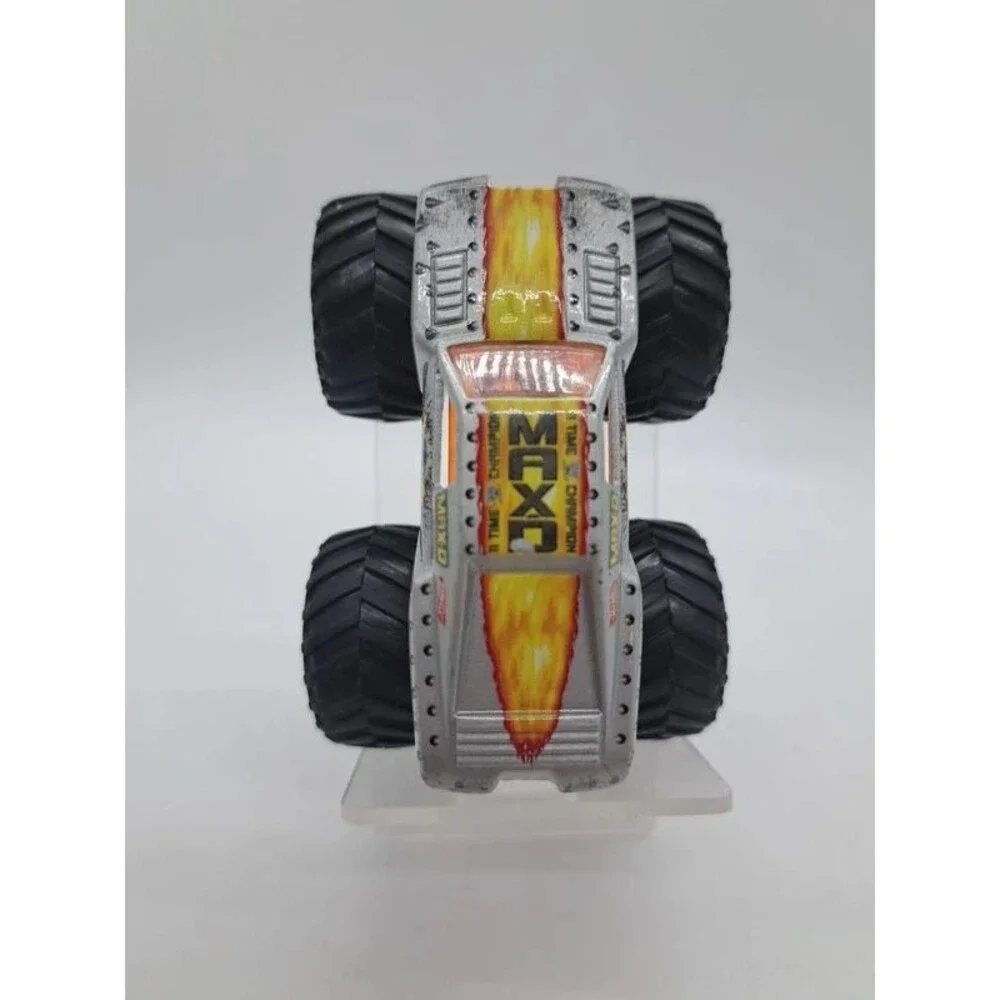 Hot Wheels Monster Jam Max-D Edge Glow Roll Monster Truck Die-Cast Toy 3